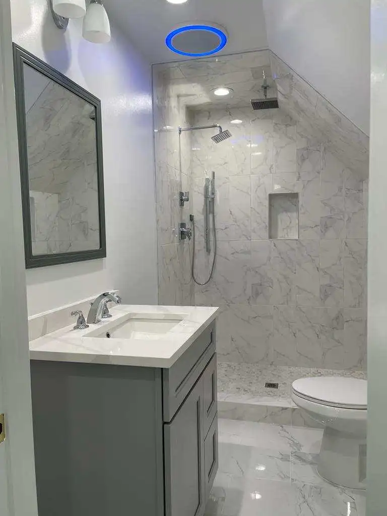 bathroom walls painted light gray